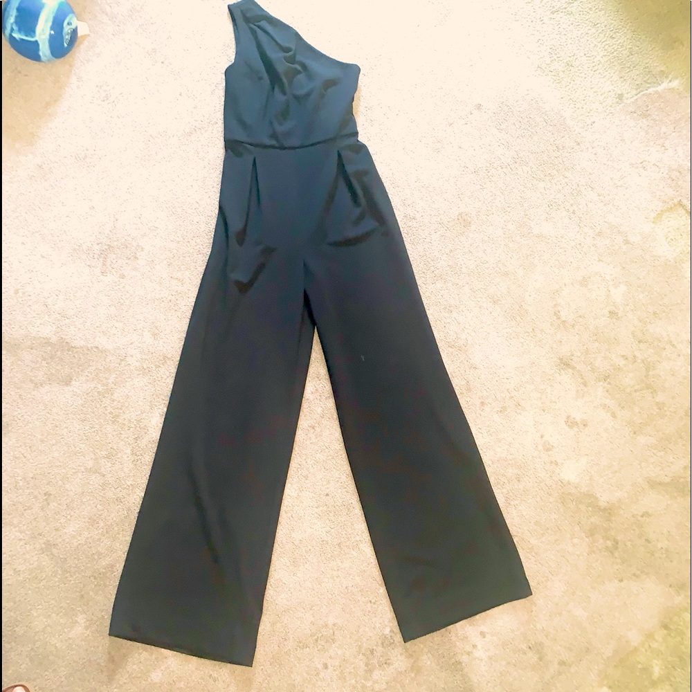 Black jumpsuit size 6 ! Warn once very very cute comfortable
